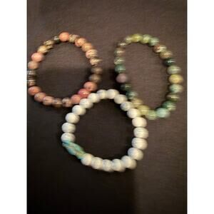 Stretch bracelets in natural stone. White Howlite, Dessert Jasper, Blossom Jade